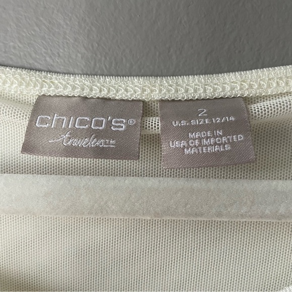 [x2] Chicos Women’s Creme White Short Sleeve Asymmetrical Blouse w/ Fan Trim - Picture 8 of 9